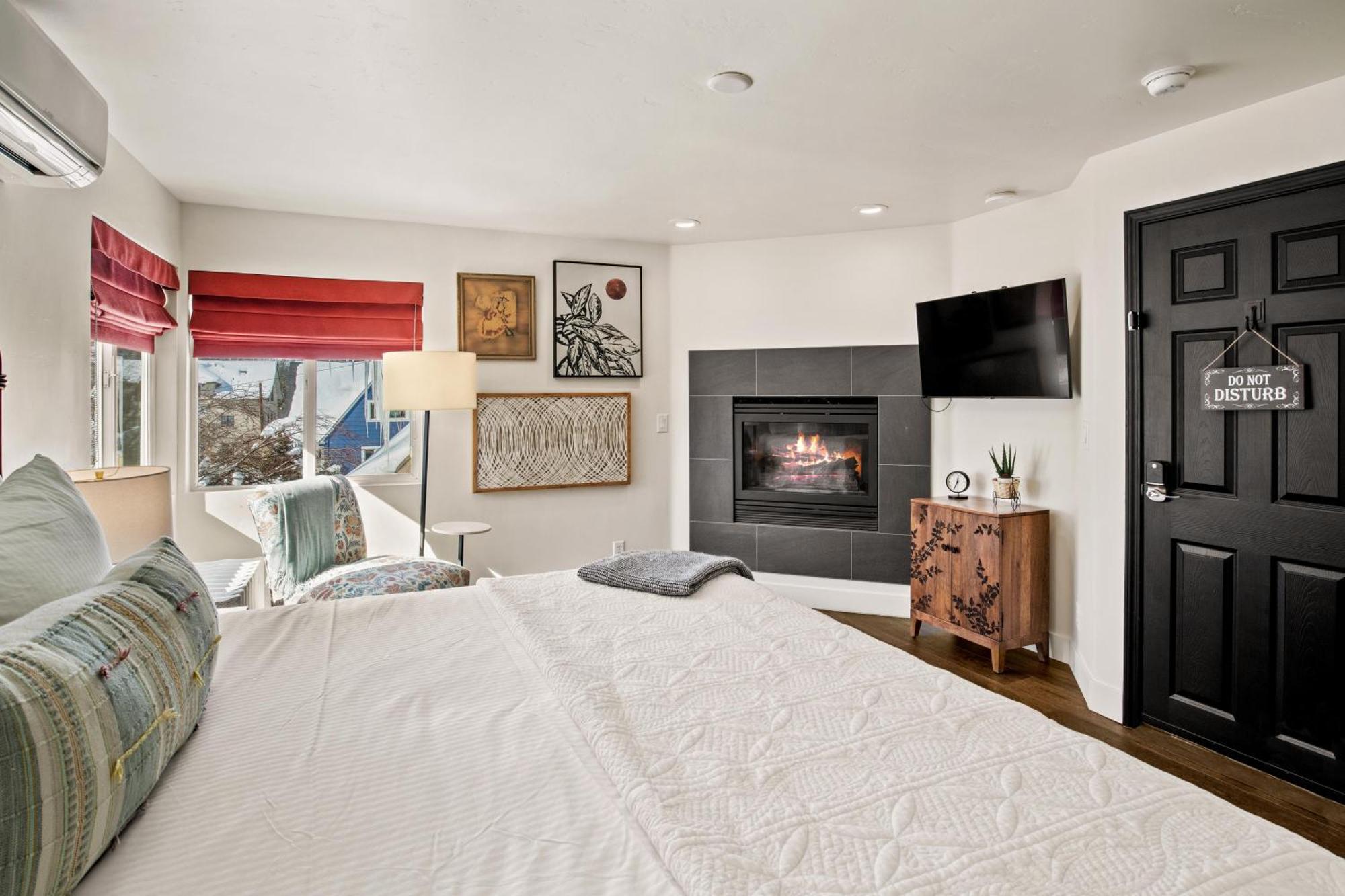 Standard King Room