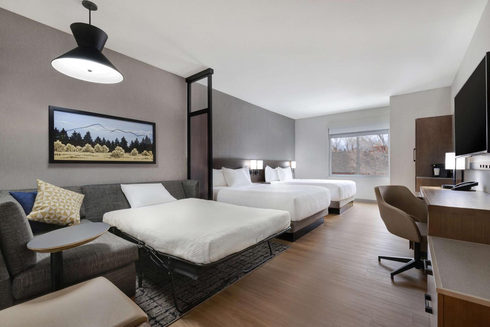 Queen Room Two Queen Beds Sofa Bed High Floor