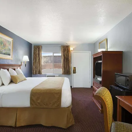 Travelodge By Wyndham Flagstaff Near I-40-3